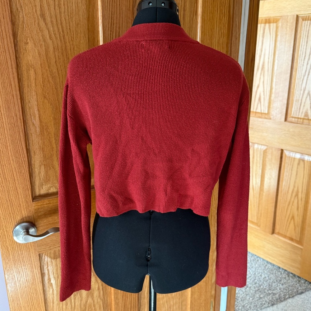 Cropped Sweater - Picture 2 of 5